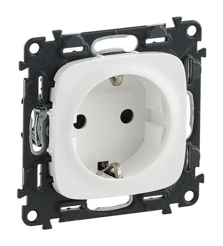 Розетка Legrand VALENA ALLURE, с заземлением, белый